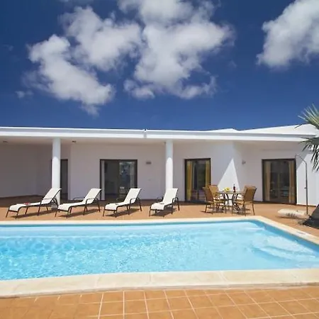 Villa Blanca.2 *